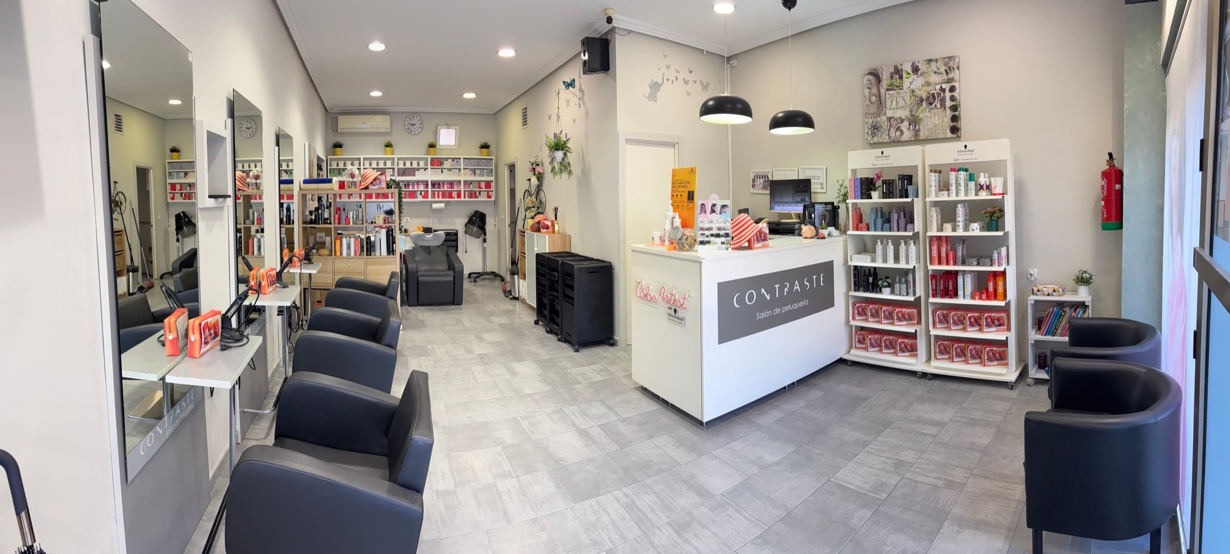 Interior del salón Peluquería Contraste en Cádiz